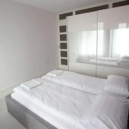 Modern Turquoise Apartment/free Wifi Sofia